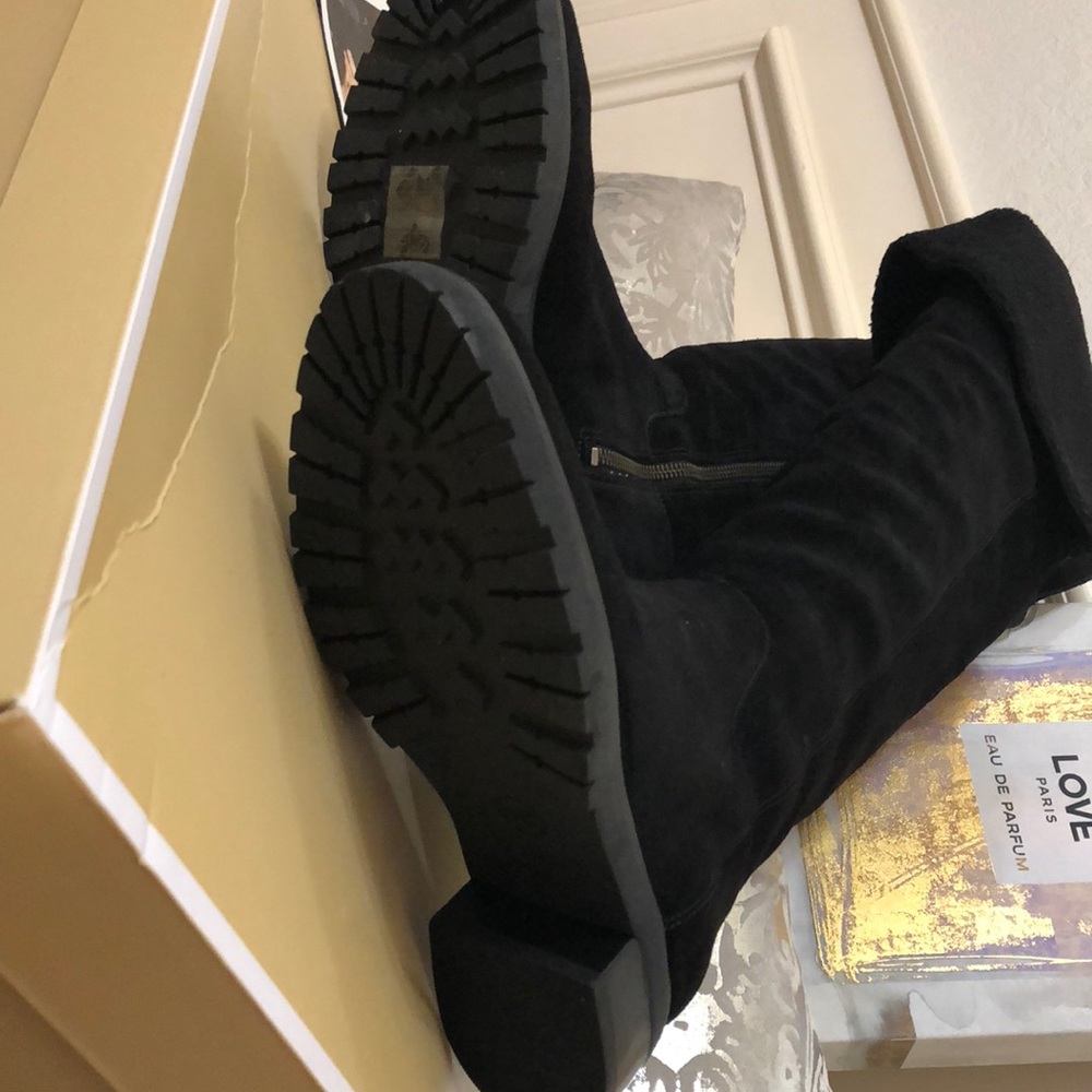 New in Box Michael Kors Boots Fold over 8 - Picture 9 of 9